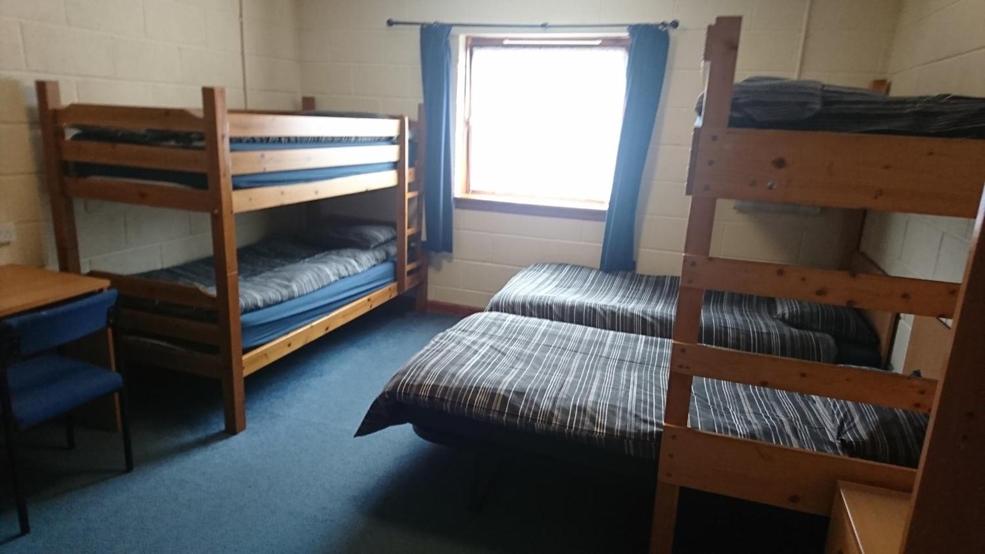 Fsc Dale Fort Hostel Room photo